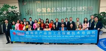 Giảng viên Khoa Công nghệ thực phẩm tham gia khóa đào tạo về Công nghệ chế biến và bảo quản nông sản Việt Nam tại Trung Quốc