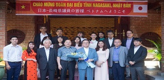 Nghị sĩ Quốc hội tỉnh Nagasaki Kobayashi tới thăm và làm việc với Trung tâm Cung ứng nguồn nhân lực, Học viện Nông nghiệp Việt Nam